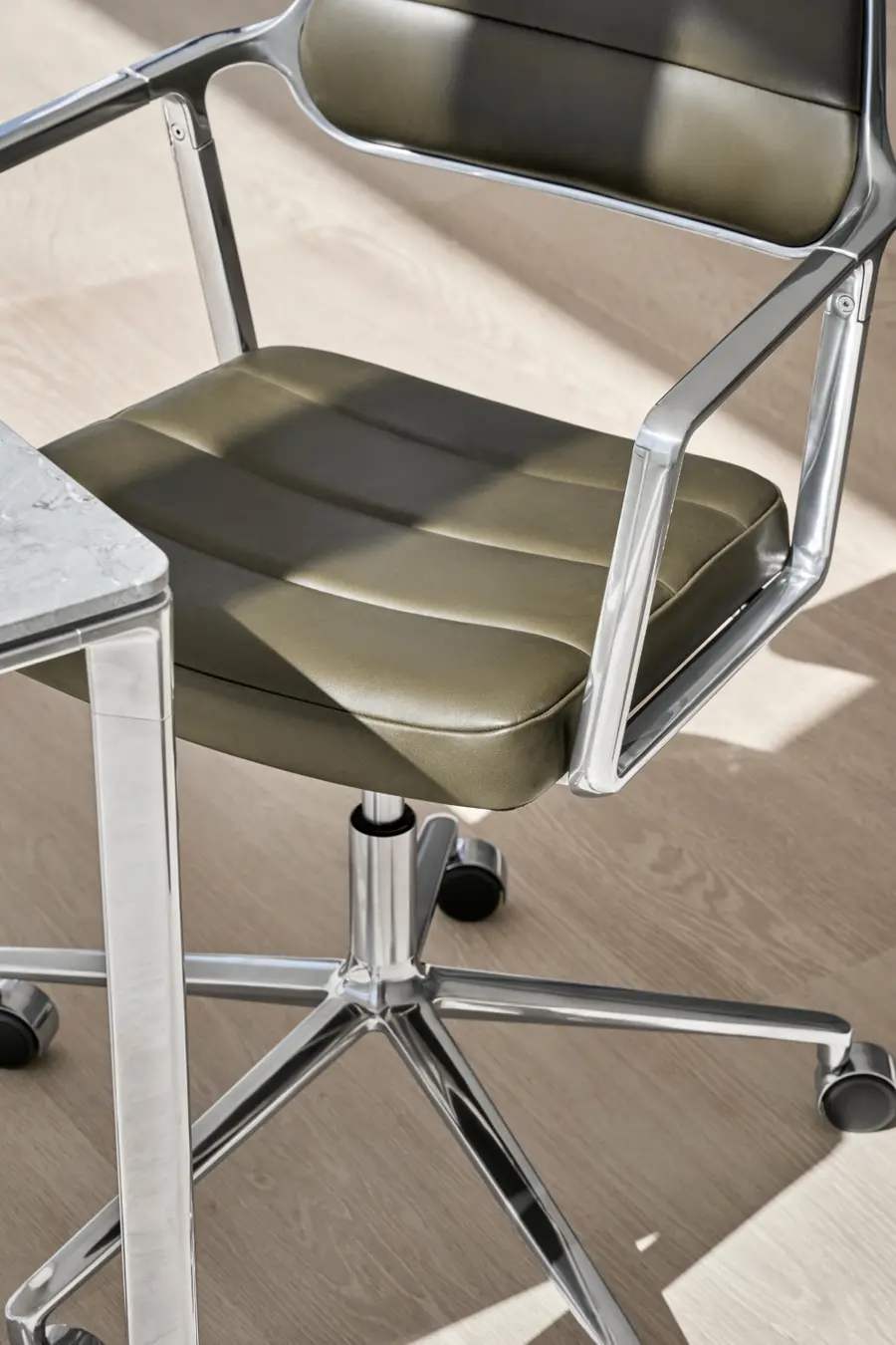 8 vipp swivel